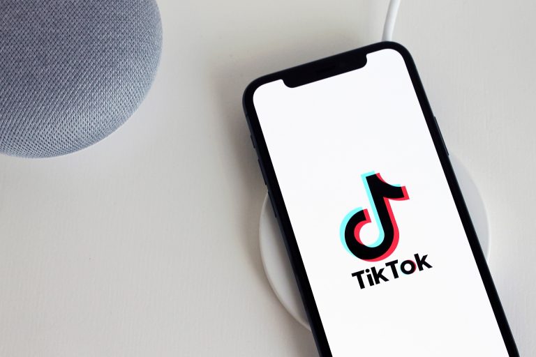 TikTok algoritmu evolūcija un stratēģiskā oriģinalitāte